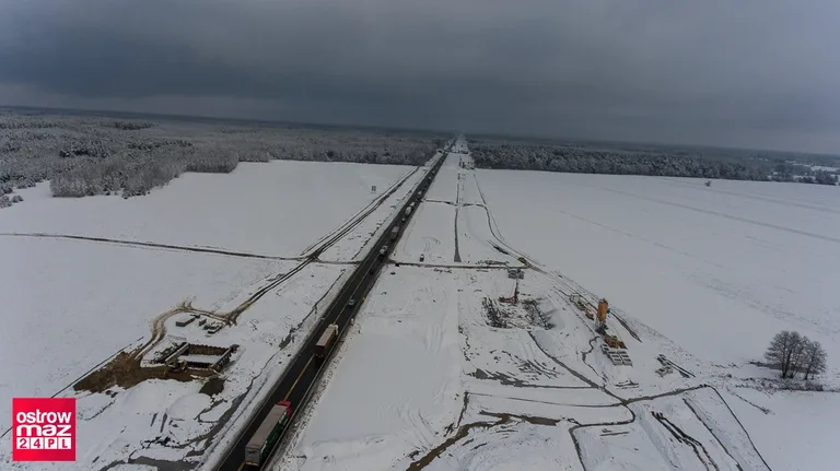 Remont na trasie S-8. Drogowcy zimą nie zwalniają tempa prac (dużo zdjęć)