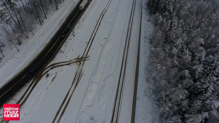 Remont na trasie S-8. Drogowcy zimą nie zwalniają tempa prac (dużo zdjęć)