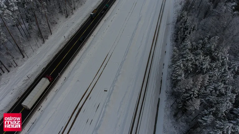 Remont na trasie S-8. Drogowcy zimą nie zwalniają tempa prac (dużo zdjęć)