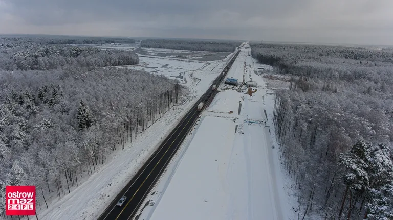 Remont na trasie S-8. Drogowcy zimą nie zwalniają tempa prac (dużo zdjęć)