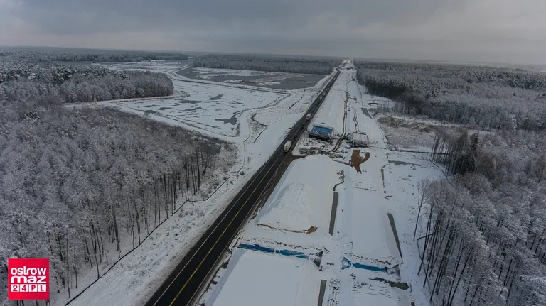 Remont na trasie S-8. Drogowcy zimą nie zwalniają tempa prac (dużo zdjęć)