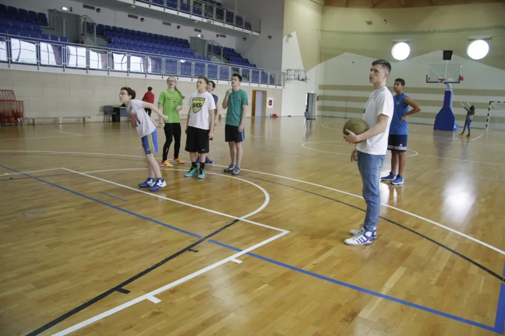 Trening koszykówki dla młodzieży w MOSiR (zdjęcia) 