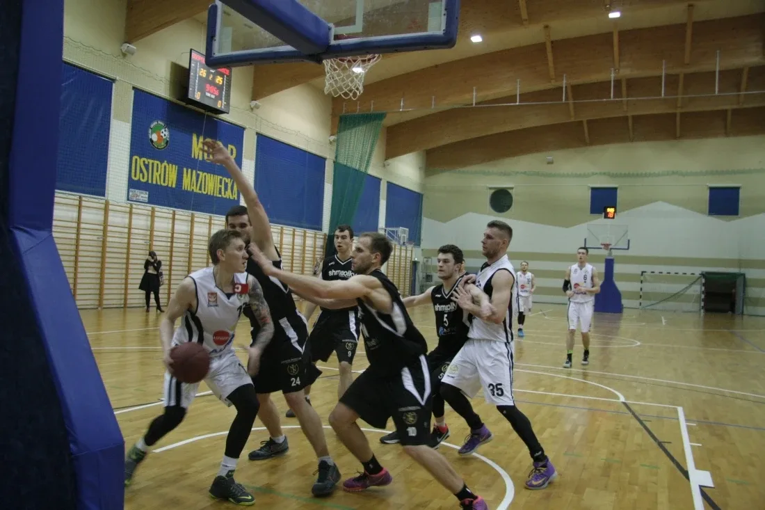 Sokół uległ Shmoolkom (zdjęcia, wideo)