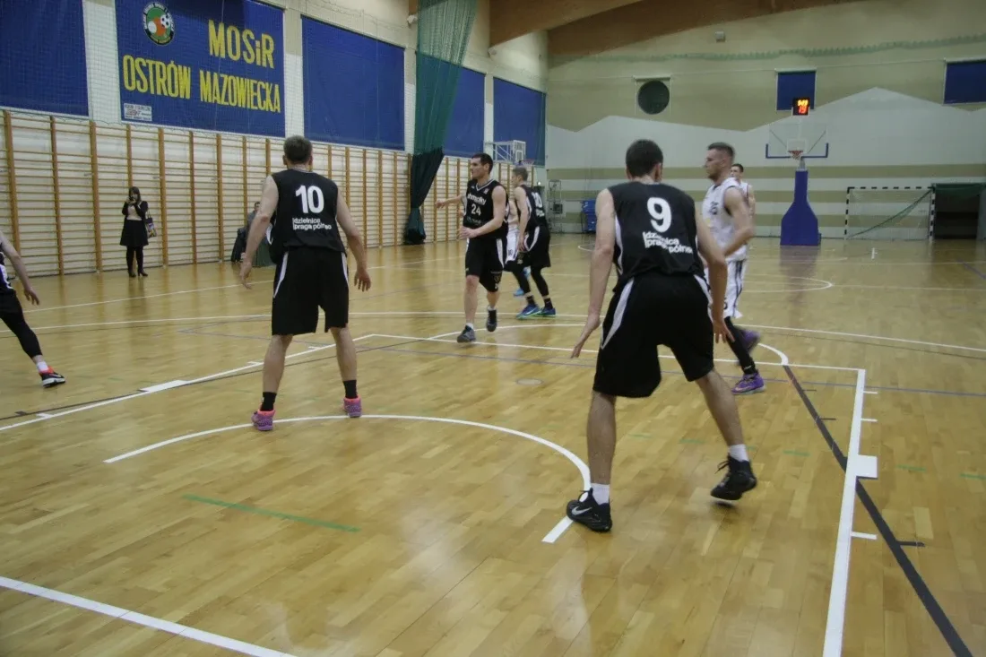 Sokół uległ Shmoolkom (zdjęcia, wideo)
