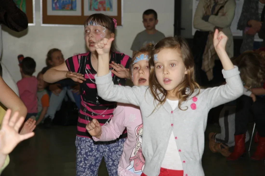 Dzieci bawiły się w Krainie Lodu (zdjęcia)