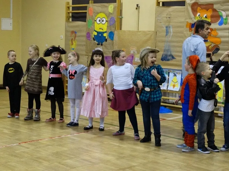 Zabawa karnawałowa w SP nr 1 (zdjęcia)