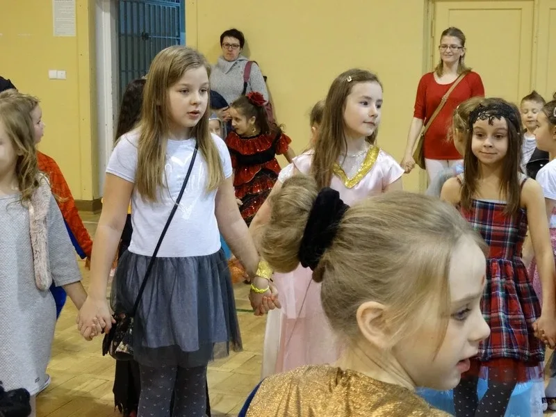 Zabawa karnawałowa w SP nr 1 (zdjęcia)