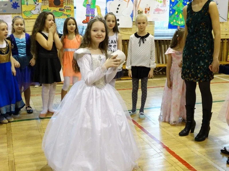 Zabawa karnawałowa w SP nr 1 (zdjęcia)
