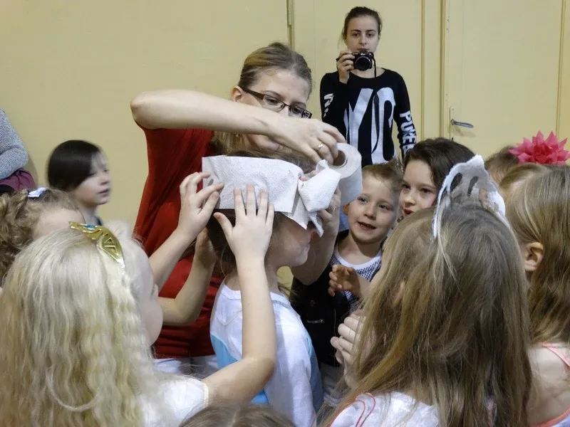 Zabawa karnawałowa w SP nr 1 (zdjęcia)