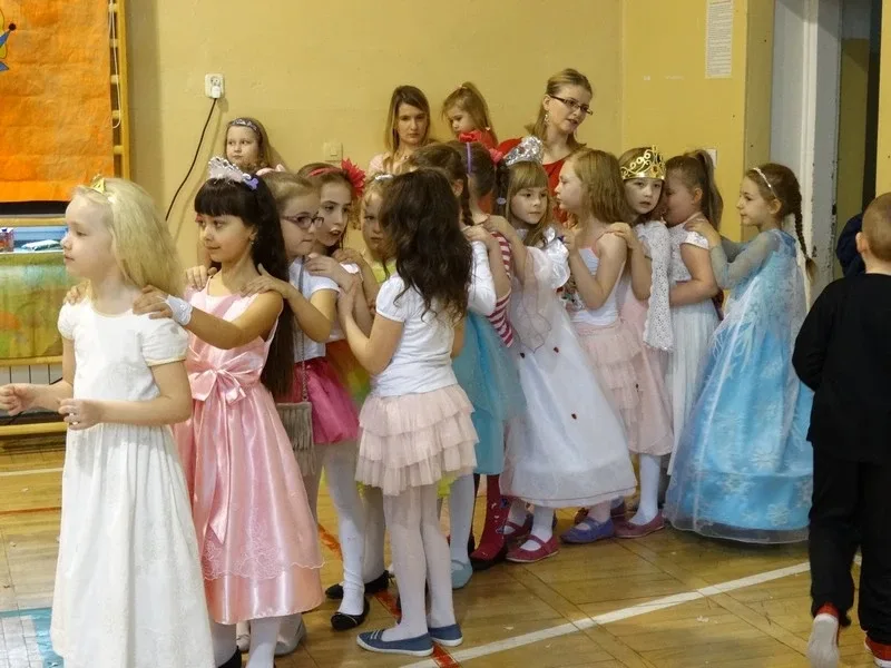 Zabawa karnawałowa w SP nr 1 (zdjęcia)
