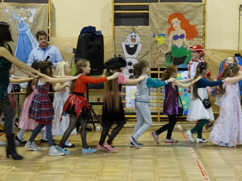 Zabawa karnawałowa w SP nr 1 (zdjęcia)