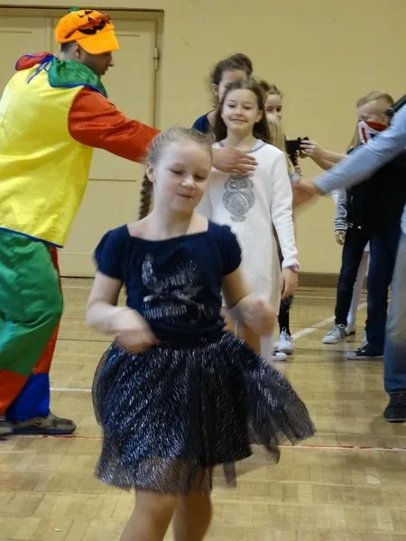 Zabawa karnawałowa w SP nr 1 (zdjęcia)