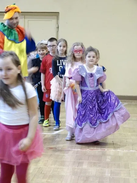 Zabawa karnawałowa w SP nr 1 (zdjęcia)