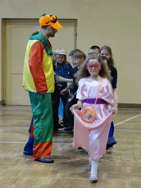 Zabawa karnawałowa w SP nr 1 (zdjęcia)