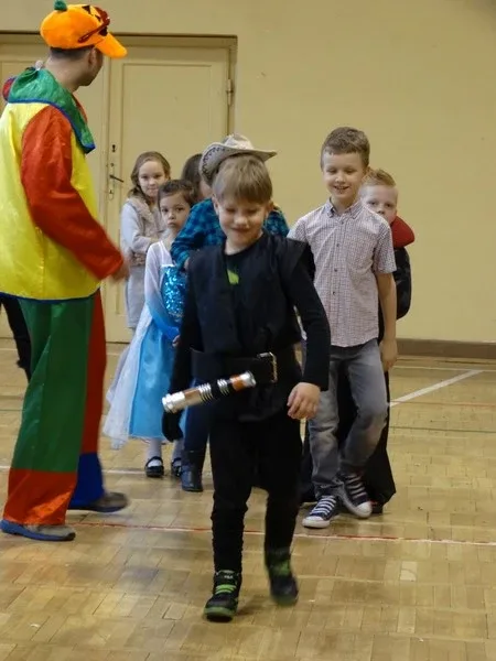 Zabawa karnawałowa w SP nr 1 (zdjęcia)