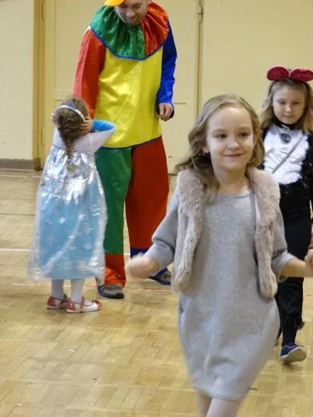 Zabawa karnawałowa w SP nr 1 (zdjęcia)