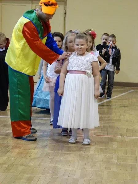 Zabawa karnawałowa w SP nr 1 (zdjęcia)