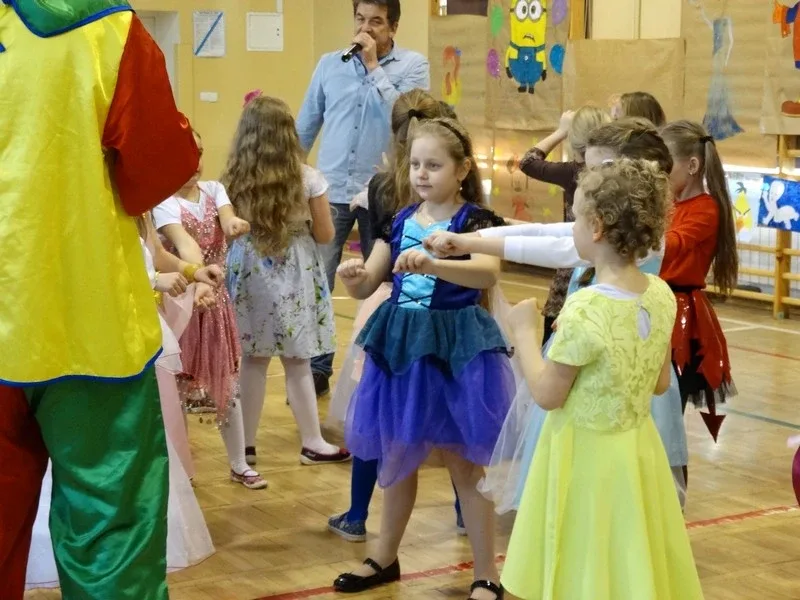 Zabawa karnawałowa w SP nr 1 (zdjęcia)
