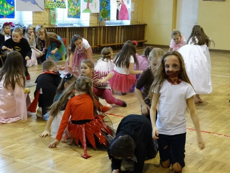 Zabawa karnawałowa w SP nr 1 (zdjęcia)