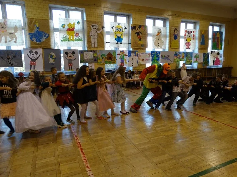 Zabawa karnawałowa w SP nr 1 (zdjęcia)