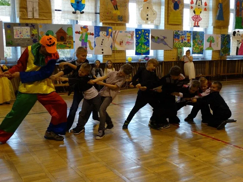 Zabawa karnawałowa w SP nr 1 (zdjęcia)