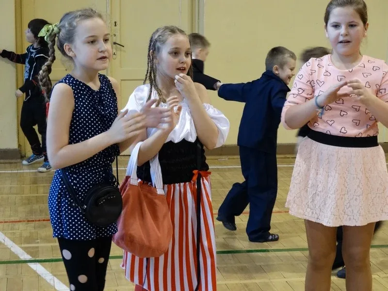 Zabawa karnawałowa w SP nr 1 (zdjęcia)