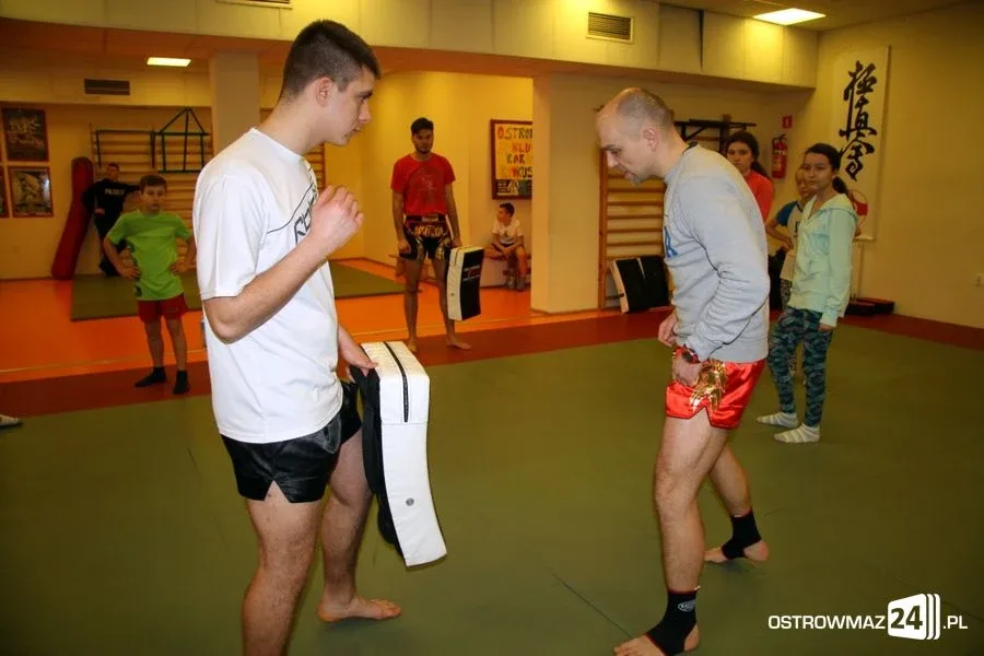 Kickboxing na ferie dla dzieci i młodzieży (zdjęcia)