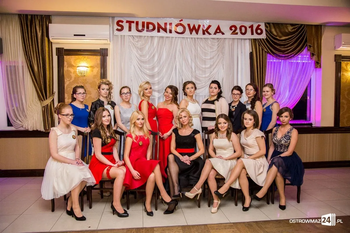 Zobacz zdjęcia i wideo ze studniówek w Ostrowi i powiecie