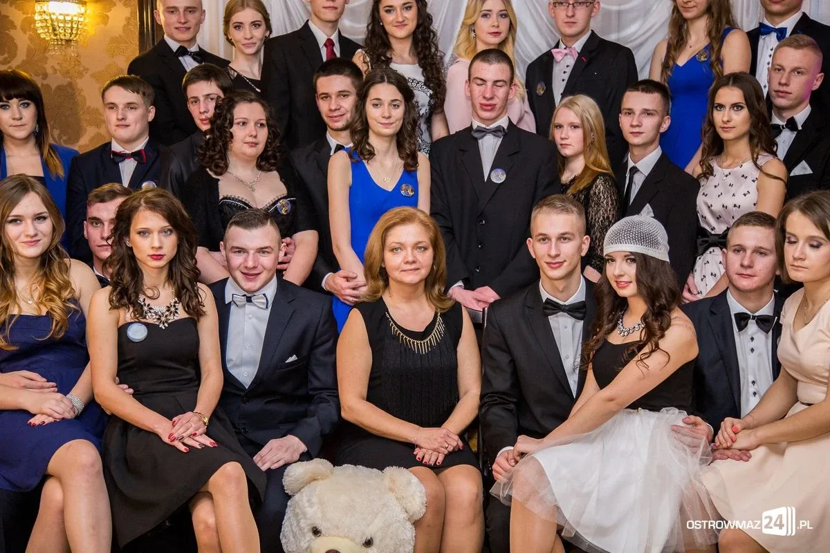 Zobacz zdjęcia i wideo ze studniówek w Ostrowi i powiecie