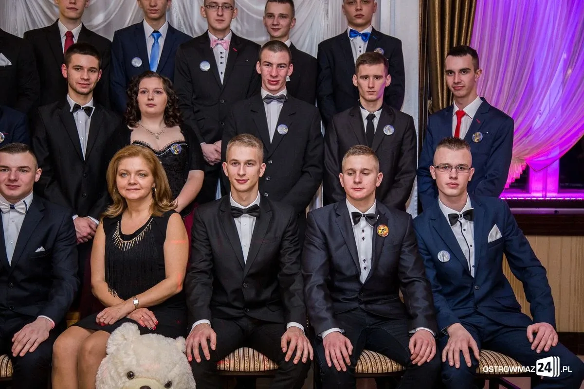 Zobacz zdjęcia i wideo ze studniówek w Ostrowi i powiecie
