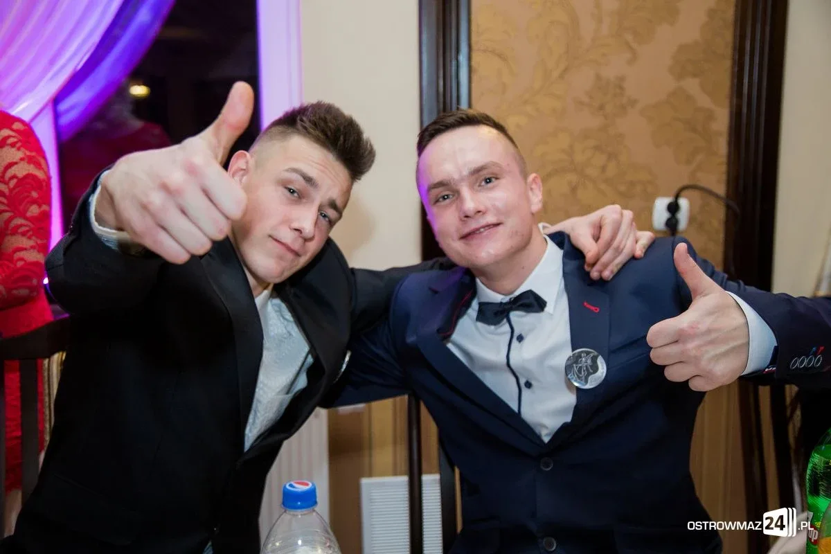 Zobacz zdjęcia i wideo ze studniówek w Ostrowi i powiecie