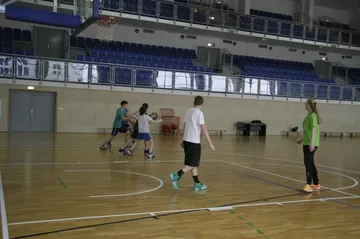 Trening koszykówki dla młodzieży w MOSiR (zdjęcia) 