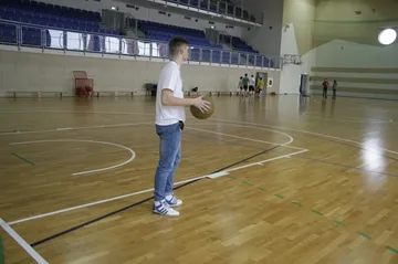 Trening koszykówki dla młodzieży w MOSiR (zdjęcia) 