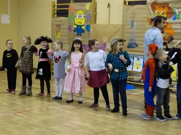Zabawa karnawałowa w SP nr 1 (zdjęcia)