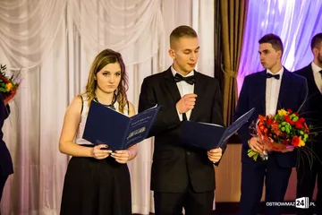 Zobacz zdjęcia i wideo ze studniówek w Ostrowi i powiecie
