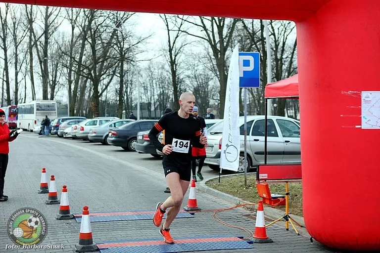 Ostrów pobiegła "Tropem Wilczym" (zdjęcia)
