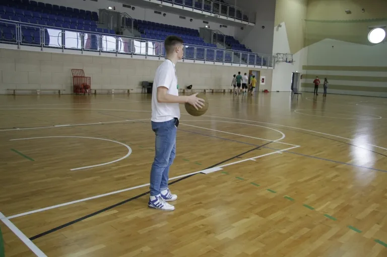 Trening koszykówki dla młodzieży w MOSiR (zdjęcia)