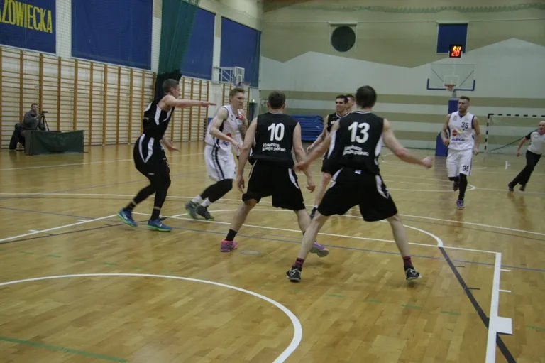 Sokół uległ Shmoolkom (zdjęcia, wideo)