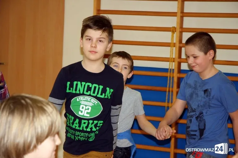 Zajęcia feryjnie w rytmie disco (zdjęcia)