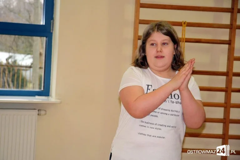 Zajęcia feryjnie w rytmie disco (zdjęcia)