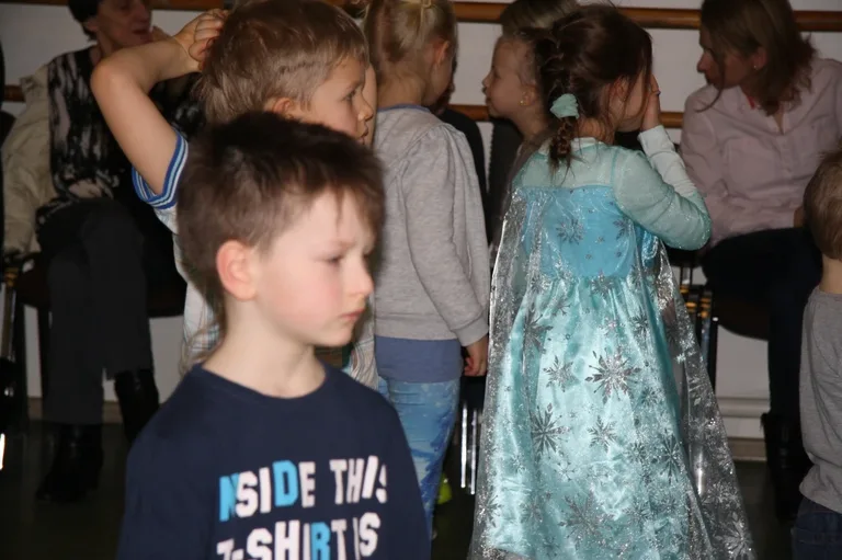 Dzieci bawiły się w Krainie Lodu (zdjęcia)