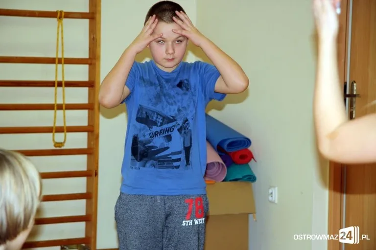Zajęcia feryjnie w rytmie disco (zdjęcia)