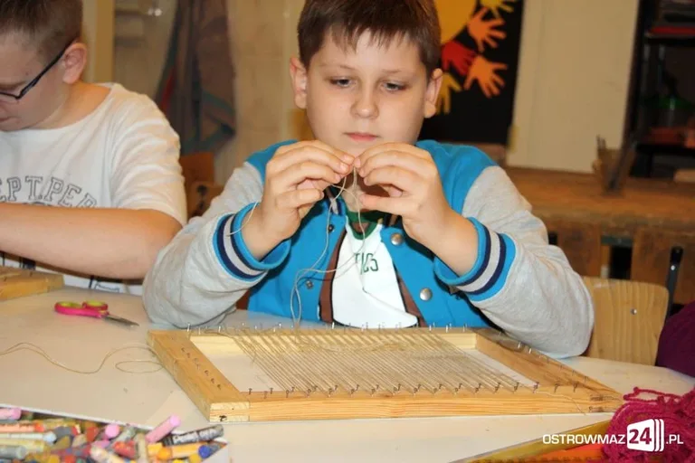 Tkali sobie bransoletki i pokrowce (zdjęcia)