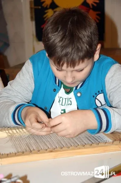 Tkali sobie bransoletki i pokrowce (zdjęcia)