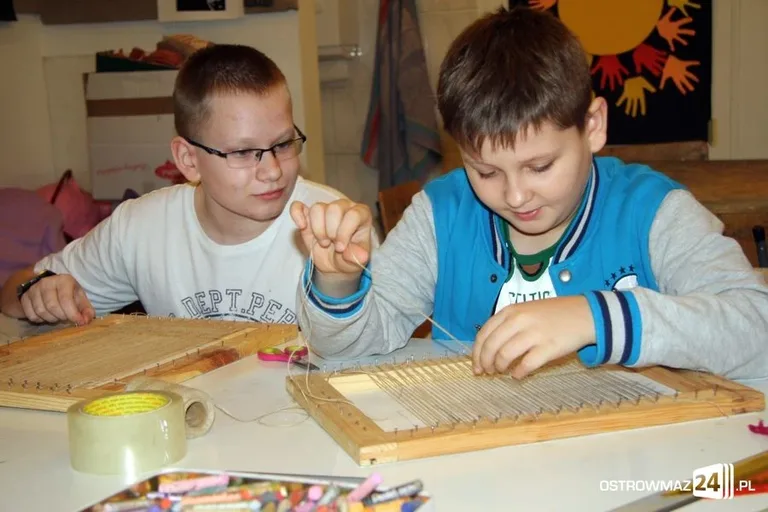Tkali sobie bransoletki i pokrowce (zdjęcia)