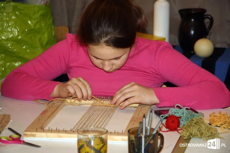 Tkali sobie bransoletki i pokrowce (zdjęcia)