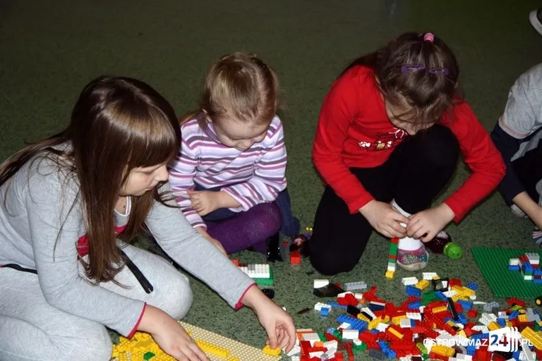 Gwiezdni konstruktorzy budowali z klocków lego