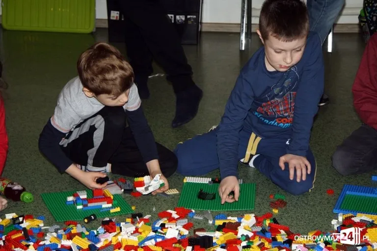 Gwiezdni konstruktorzy budowali z klocków lego