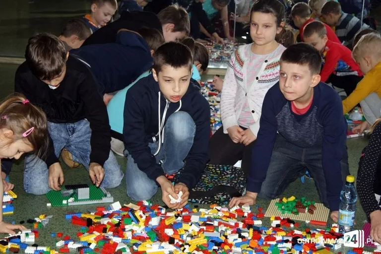 Gwiezdni konstruktorzy budowali z klocków lego