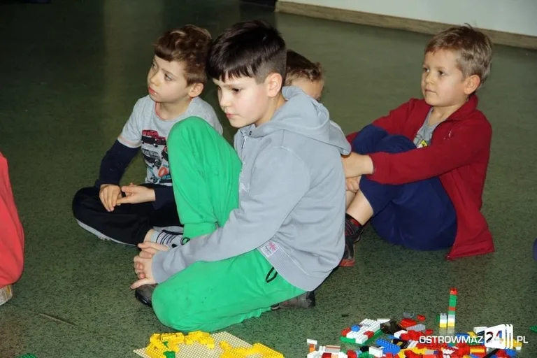 Gwiezdni konstruktorzy budowali z klocków lego